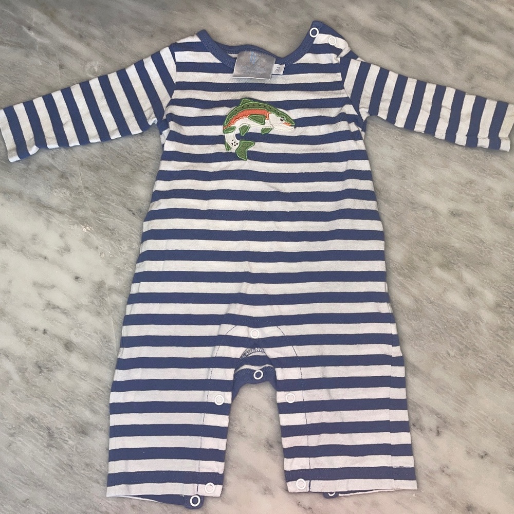 Little English size 3m fish pant onesie
